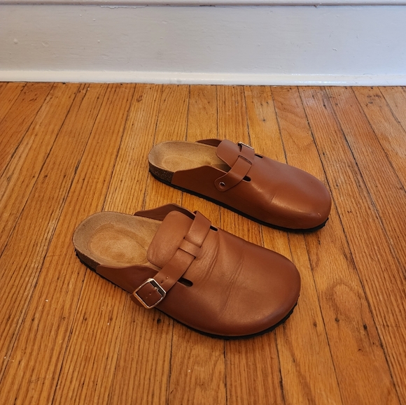 Size 7.5, brown, Birkenstock style clogs - Picture 2 of 5